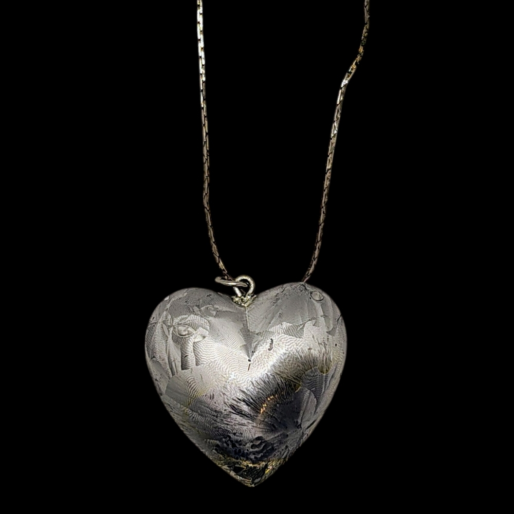 Vintage Heart Pendant Necklace Silver Tone Womens